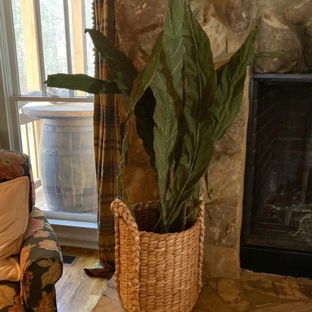 Anthropologie Canvas Cala Lilly Leaf Stem